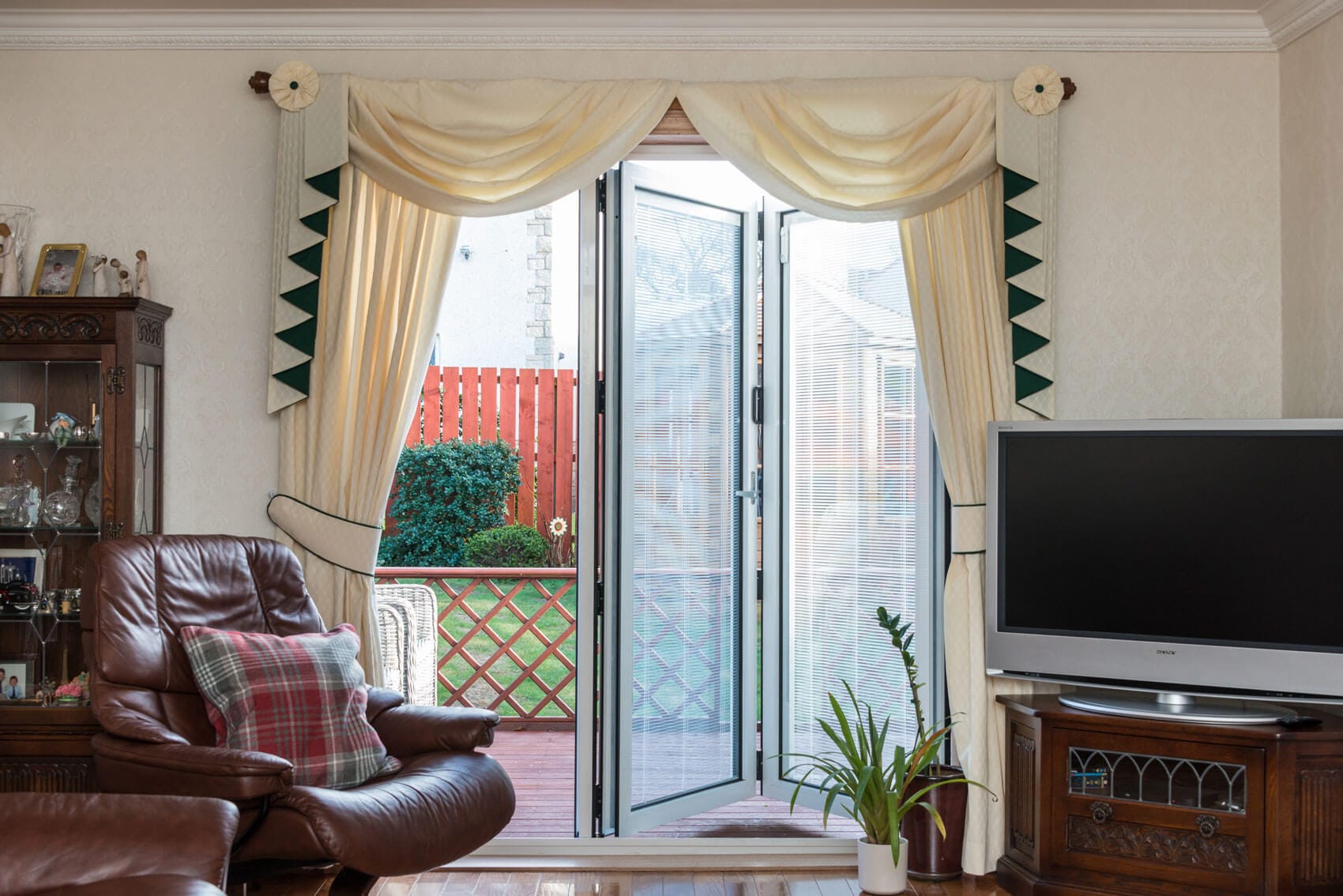 Maximising Space With Aluminium Bifold Doors In Edinburgh