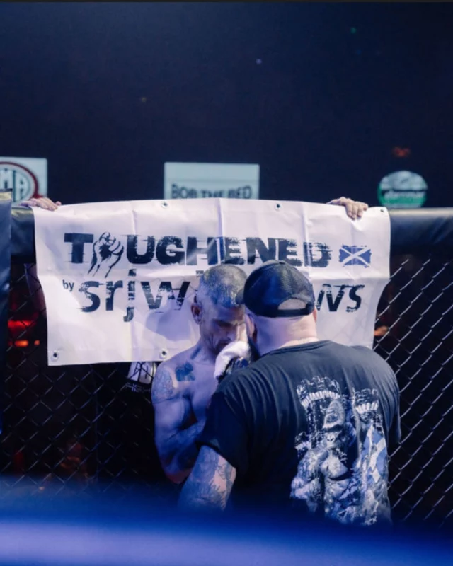 Congratulations Derek, what a performance! 🥇

Our local MMA fighter, Derek Lynas, has done it, winning his fight in Mallorca! Derek's journey is nothing short of inspiring, and at SRJ we couldn't be prouder to stand in his corner. 

Read more about his incredible journey here:
👉 https://www.srjwindows.com/srj-sponsors-mma-competition-in-spain/

#mma #srjdereklynas #goliathgymmma #victory